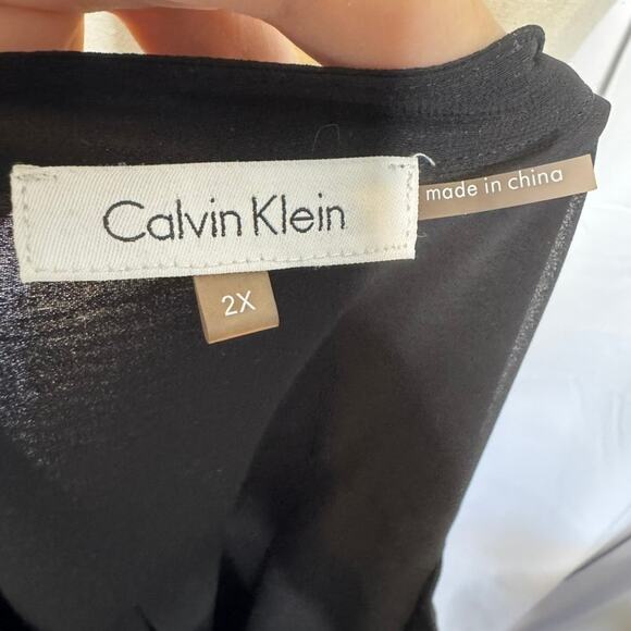 Calvin Klein 2X Black Pintuck Chiffon V-Neck Tunic Blouse Plus Size - Picture 4 of 6
